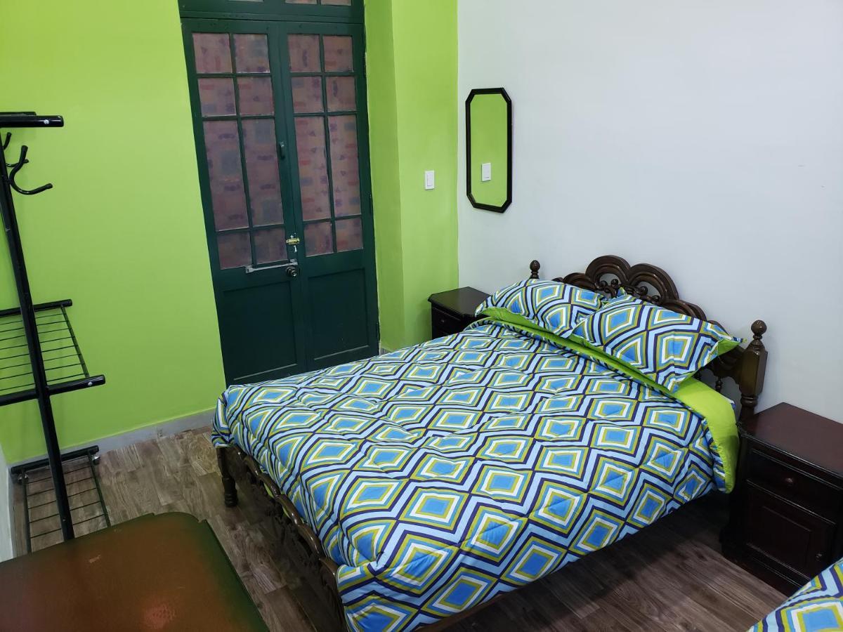 Saint Peter'S Llama Hostal La Paz Kültér fotó